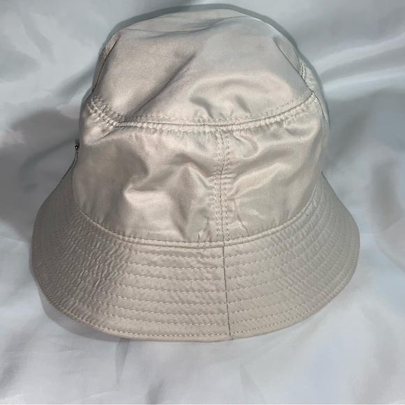 PRADA beige Re-issue Nylon BUCKET HAT Size Medium IN STORE NOW $695 - Picture 9 of 15